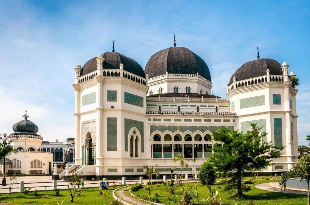 Oyo 619 Naufal Guest House Syariah ميدان المظهر الخارجي الصورة